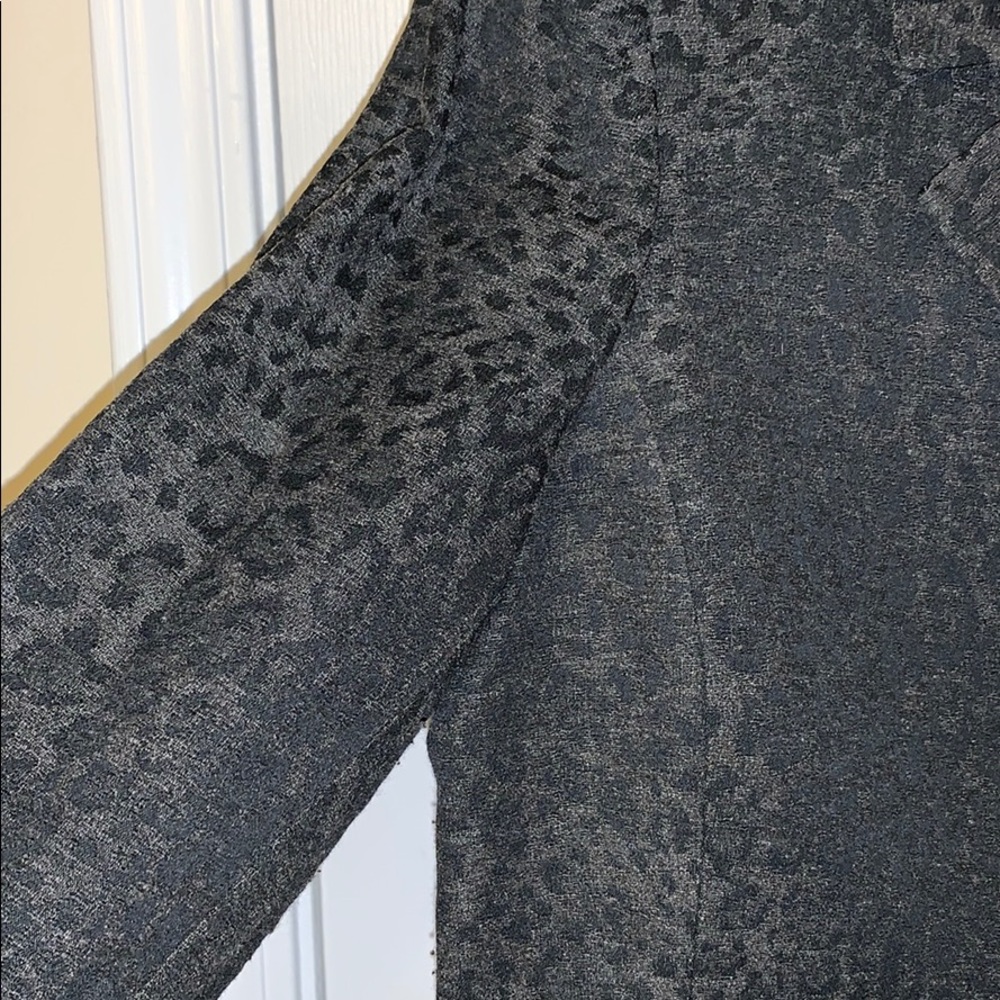 Clothes - Picture 4 of 9